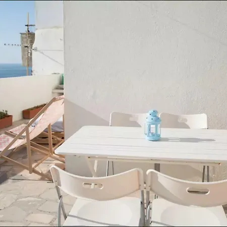 Dom wakacyjny Seafront House Above The M113