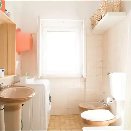 Dom wakacyjny Seafront House Above The M113 *