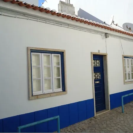 Seafront House Above The M113 Ericeira