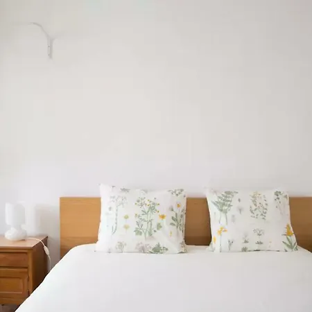 Seafront House Above The M113